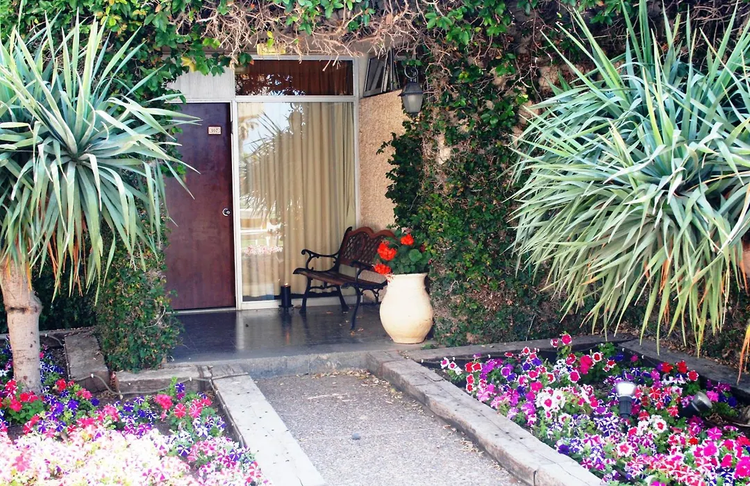 The Seasons Hotel -Studio & Suite-1