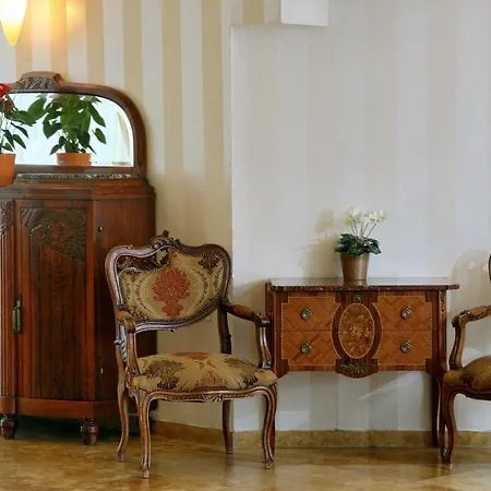 The Seasons Hotel -Studio & Suite-2